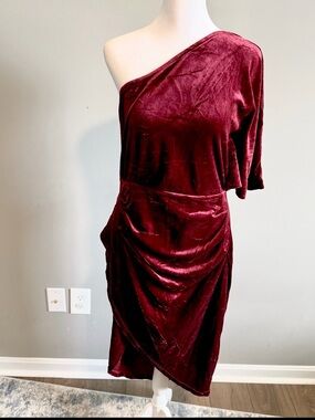 NWOT One Shoulder Burgundy Velvet Faux Wrap Dress Size Large Party Date Night